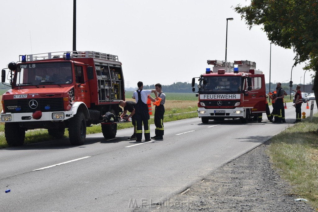 Schwerer Krad Pkw Unfall Koeln Porz Libur Liburer Landstr (Krad Fahrer nach Tagen verstorben) P064.JPG - Miklos Laubert